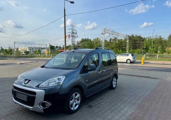 Peugeot Partner cena 26500 przebieg: 232000, rok produkcji 2011 z Warszawa małe 172